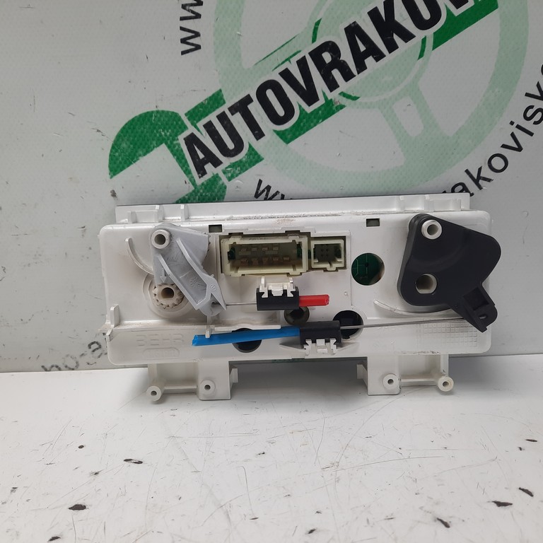 Ovládač kúrenia Citroen C4 BEHRH5756