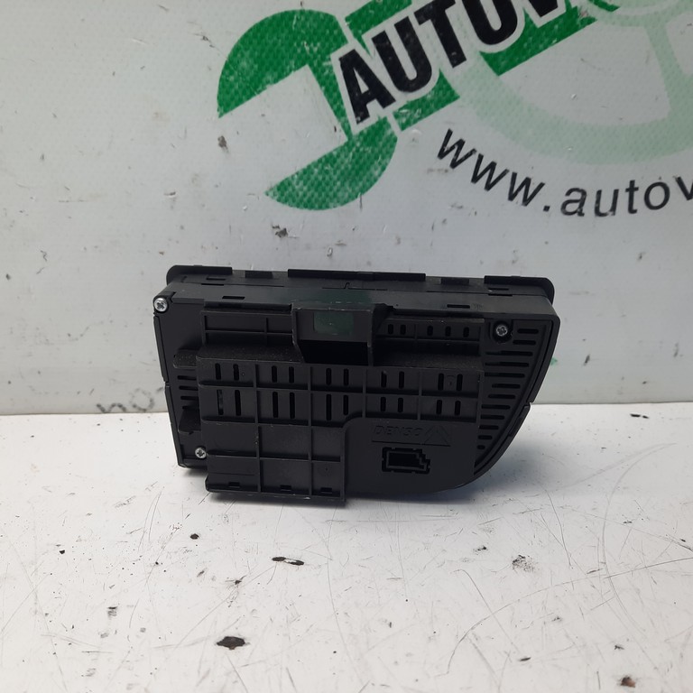 Ovládač kúrenia pravý predný Citroen C4 Grand Picasso 9650868877