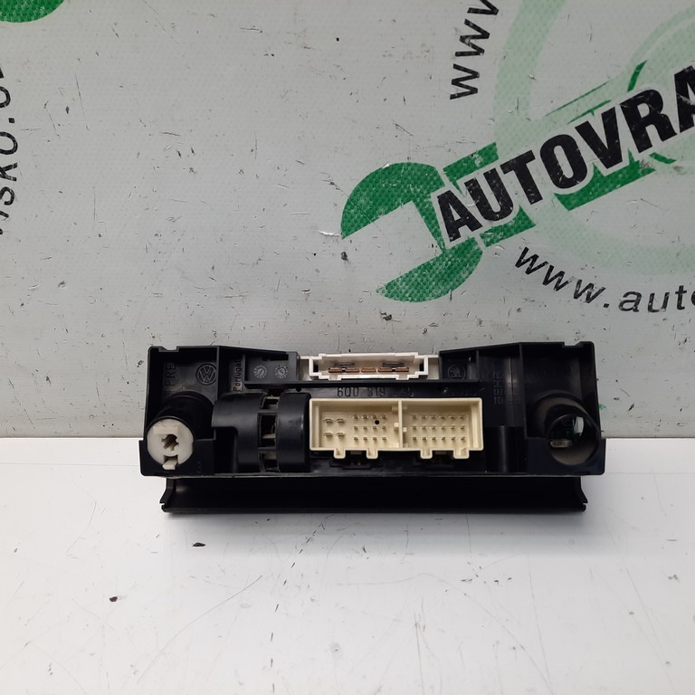 Ovládač kúrenia Škoda Fabia II 5J0820045