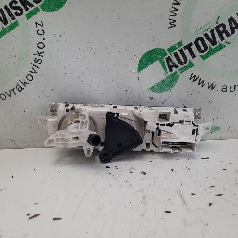 Ovládač kúrenia Ford Focus MK2 3M5T-19980-AD