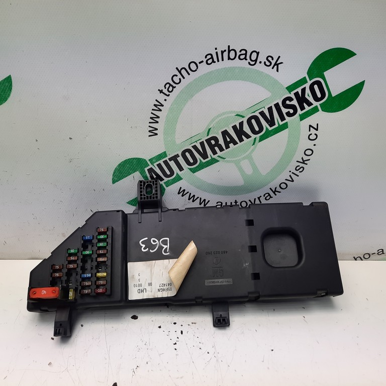 Riadiaca jednotka poistková skrinka Opel Vectra C 13199490 