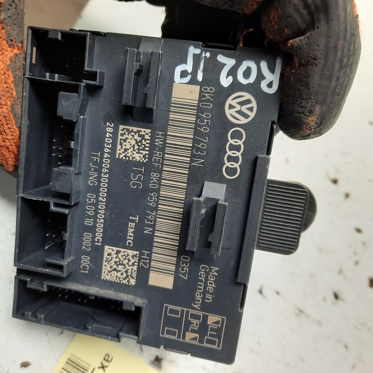 Riadiaca jednotka ľavé predné dvere Audi A4 B8 8K0959793N