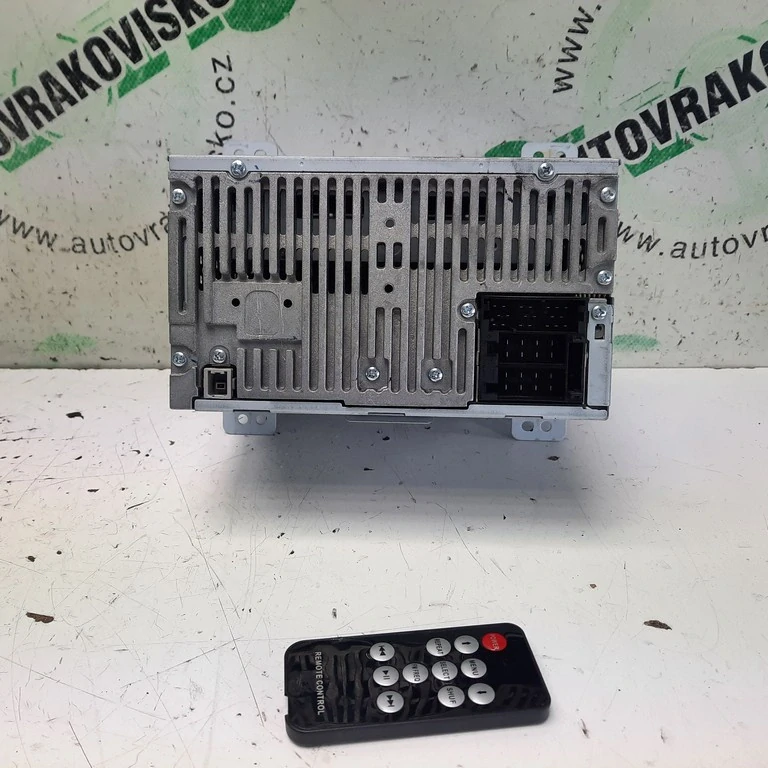 Autorádio s diaľkovým ovládaním Hyundai i30 96160-2L200