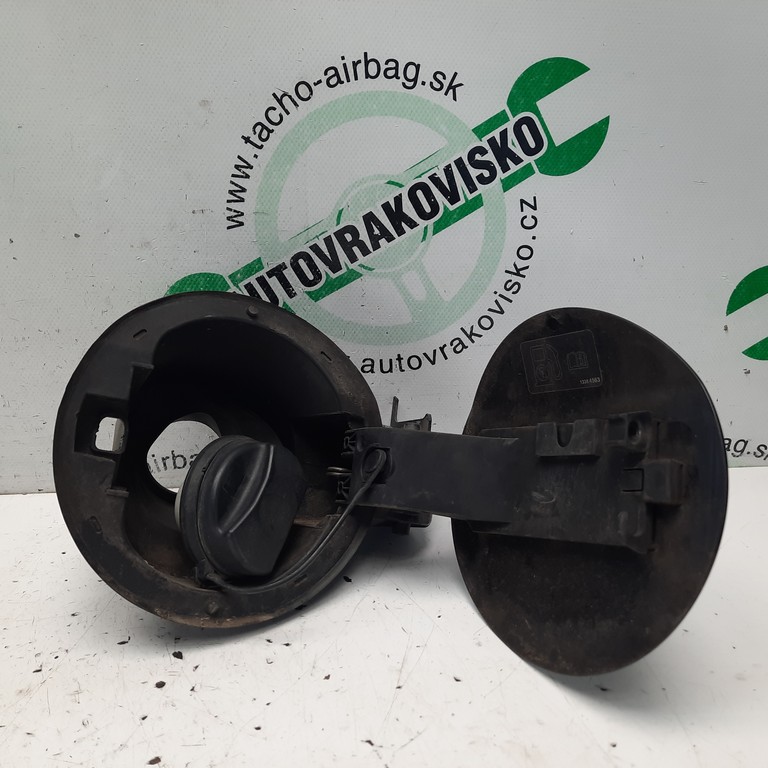 Dvierka nádrže Opel Astra J sedan 13441463