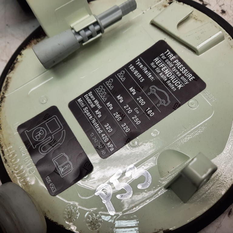 Dvierka nádrže Opel Corsa D 13183306 