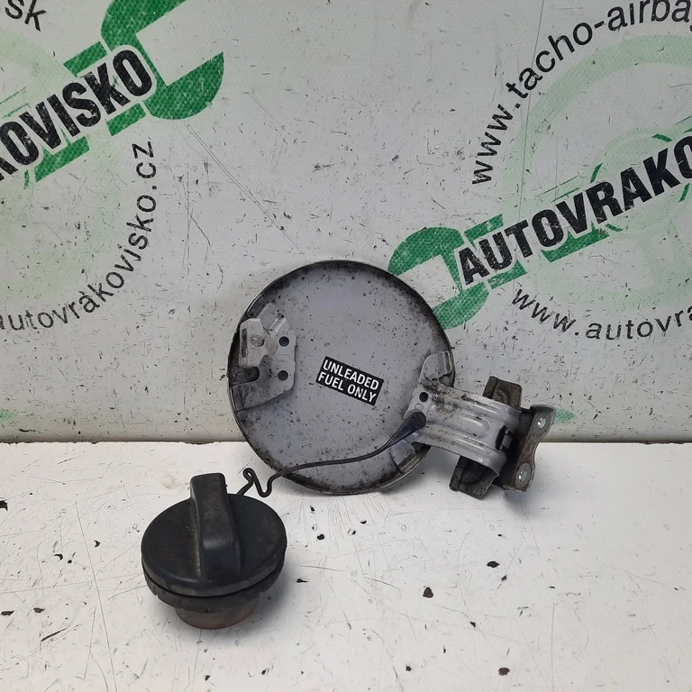Dvierka nádrže Toyota Yaris
