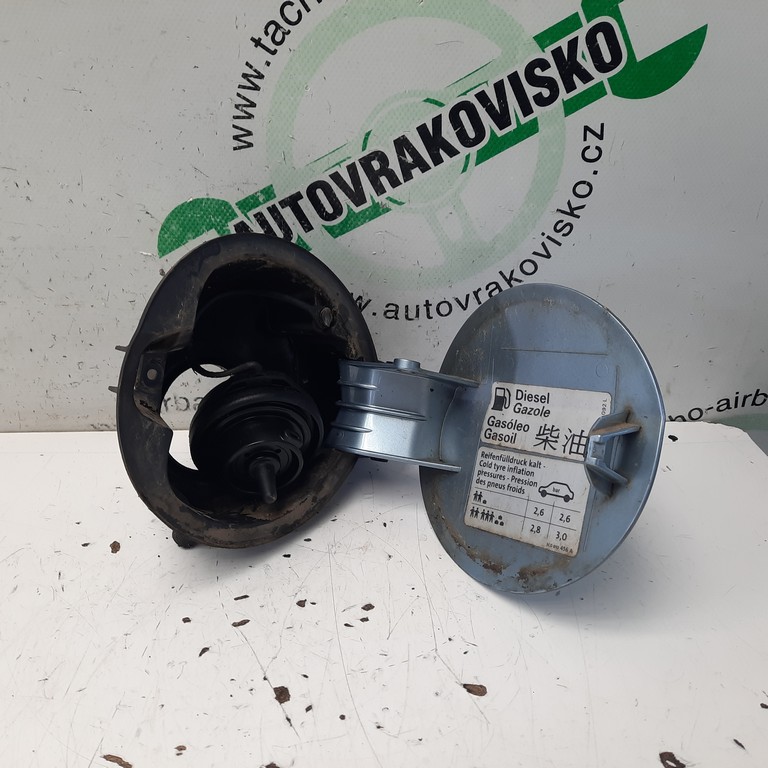 Dvierka nádrže Volkswagen Passat B6 sedan 3C5809857