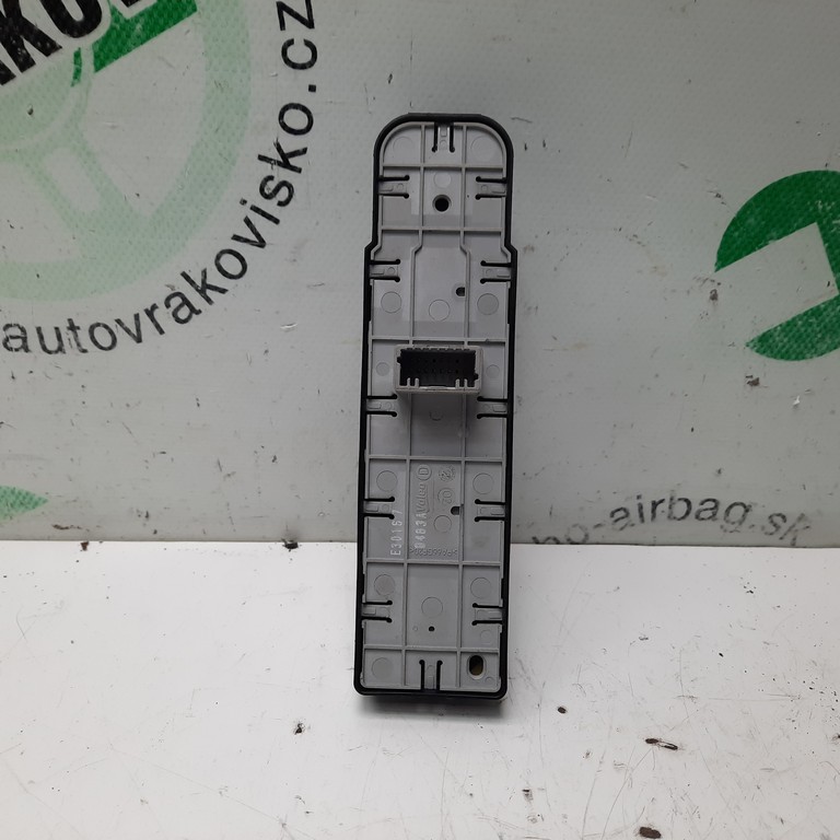Vypínač okna vodič Renault Fluence