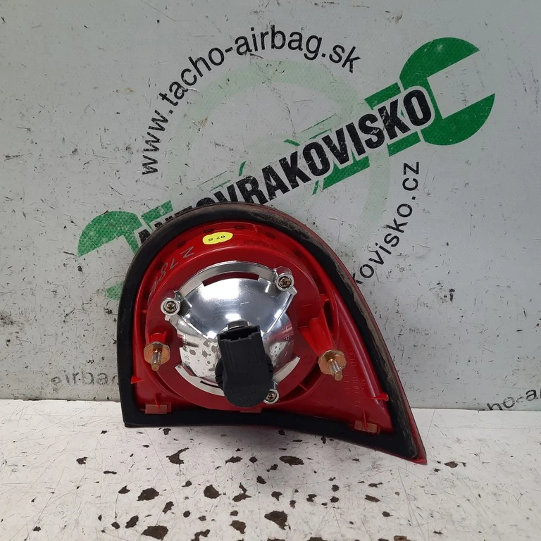 Zadné svetlo Volkswagen Golf V ľavé 