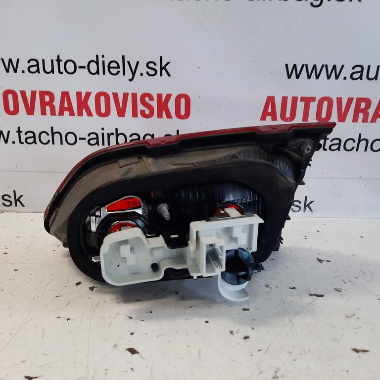 Zadné svetlo lavé vnútorné Volkswagen Golf VII variant 5G9.945.093.F 