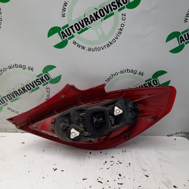 Zadné svetlo Opel Corsa D ľavé 13186350