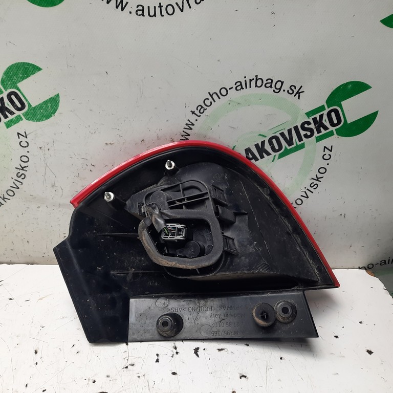 Zadné svetlo Mitsubishi Colt ľavé