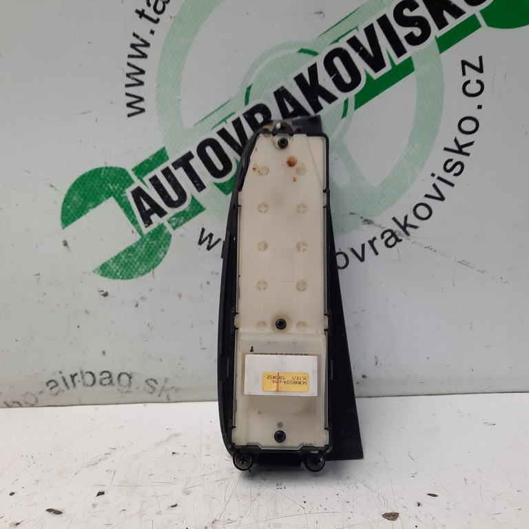 Vypínač okna vodič Toyota Avensis T25 54035144 84802-05210-B0  