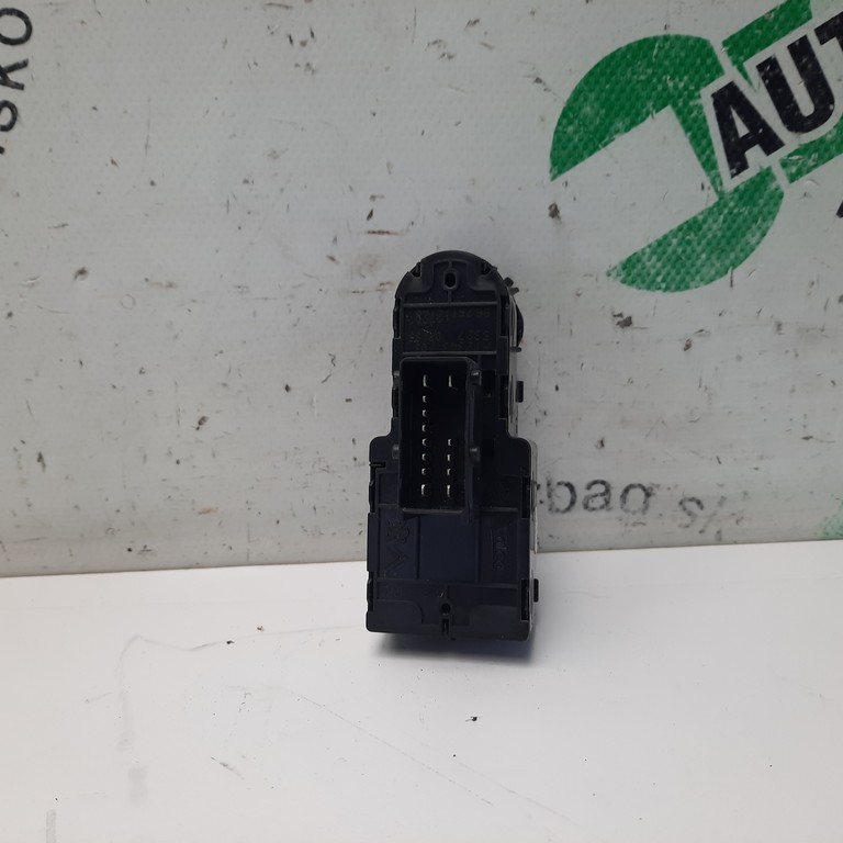 Vypínač okna vodič Peugeot 208 96751127ZD