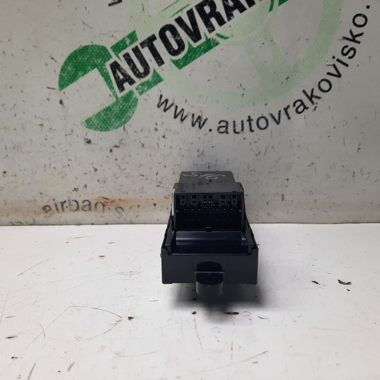 Vypínač okna vodič Suzuki Ignis II 