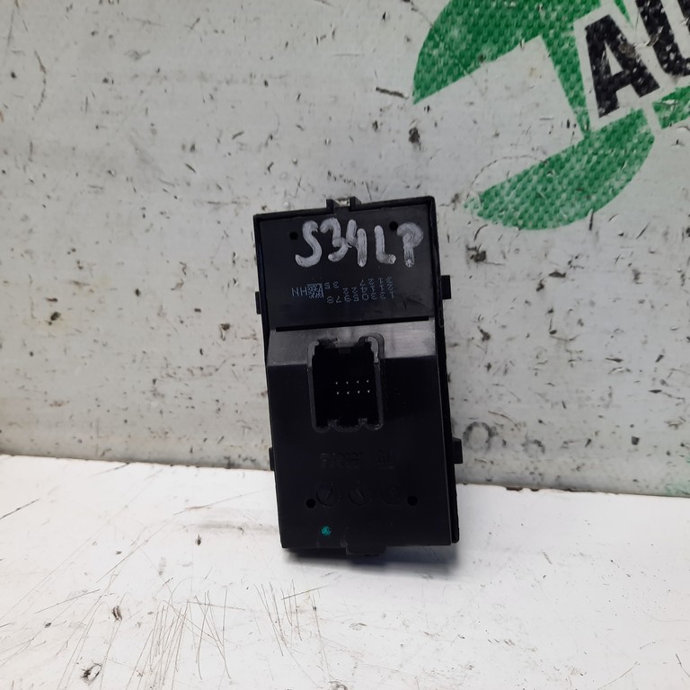 Vypínač okna vodič Opel Astra J 13305978