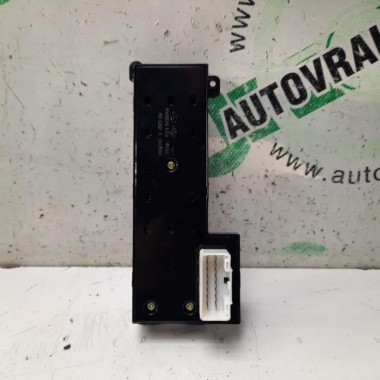 Vypínač okna vodič Hyundai i30 I 93570-2L010 935702L010