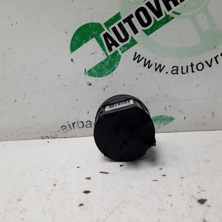 Vypínač svetiel Volkswagen Passat B7 3C8941431A