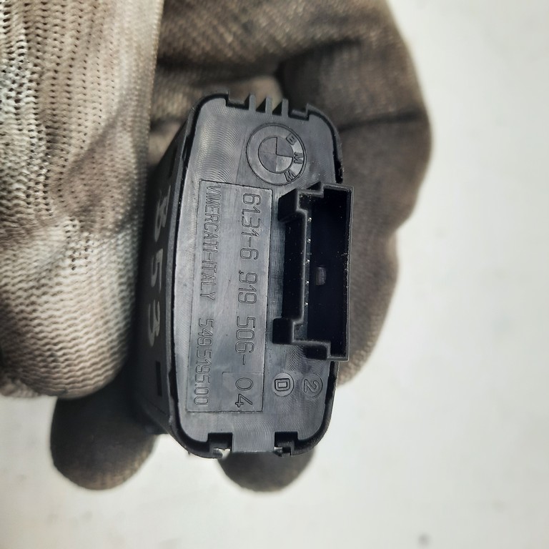 Vypínač výstražných svetiel a zamykanie dverí BMW E60 E61 6131691950604