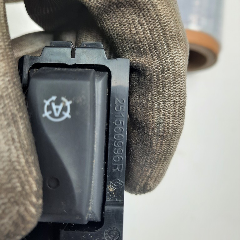 Vypínač Dacia Dokker 251560996R 251560996