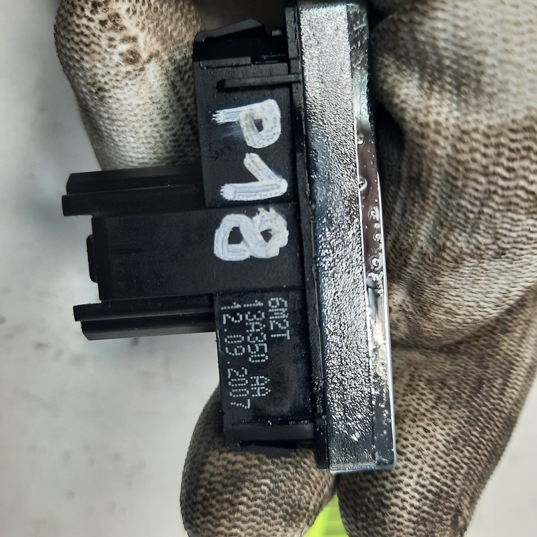 Vypínač výstražných svetiel Ford S-Max 6M2T13A350AA 6M2T-13A350-AA