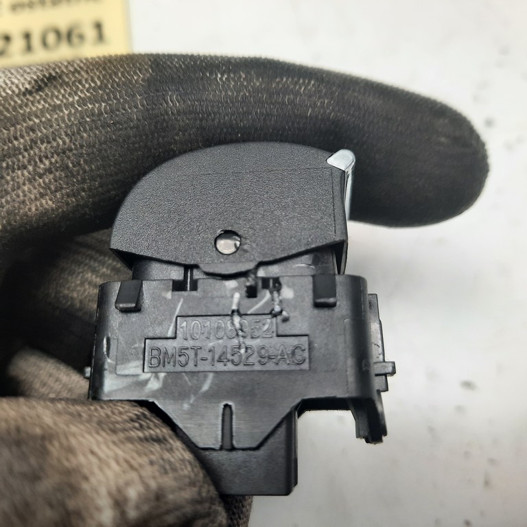 Vypínač okna PP Ford Fiesta BM5T-14529-AC BM5T14529AC