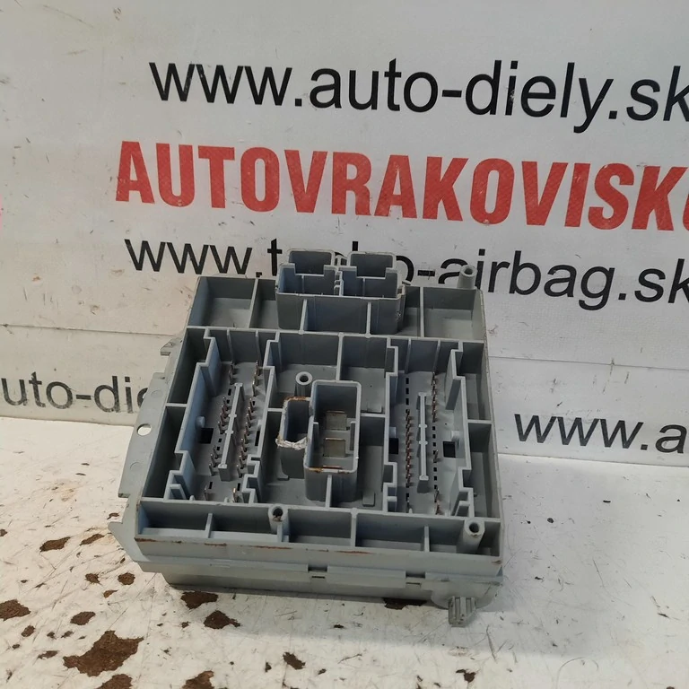 Poistková skrinka Fiat Punto II 1.2 46835589