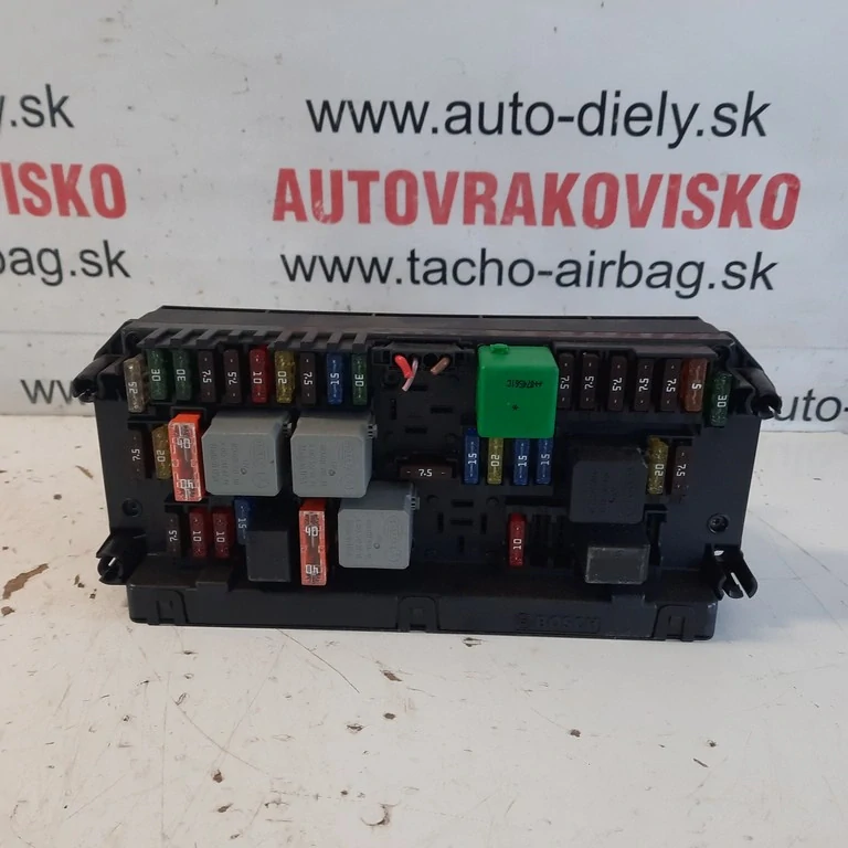 Poistková skrinka Mercedes C W204 2.2 CDI A2045456301
