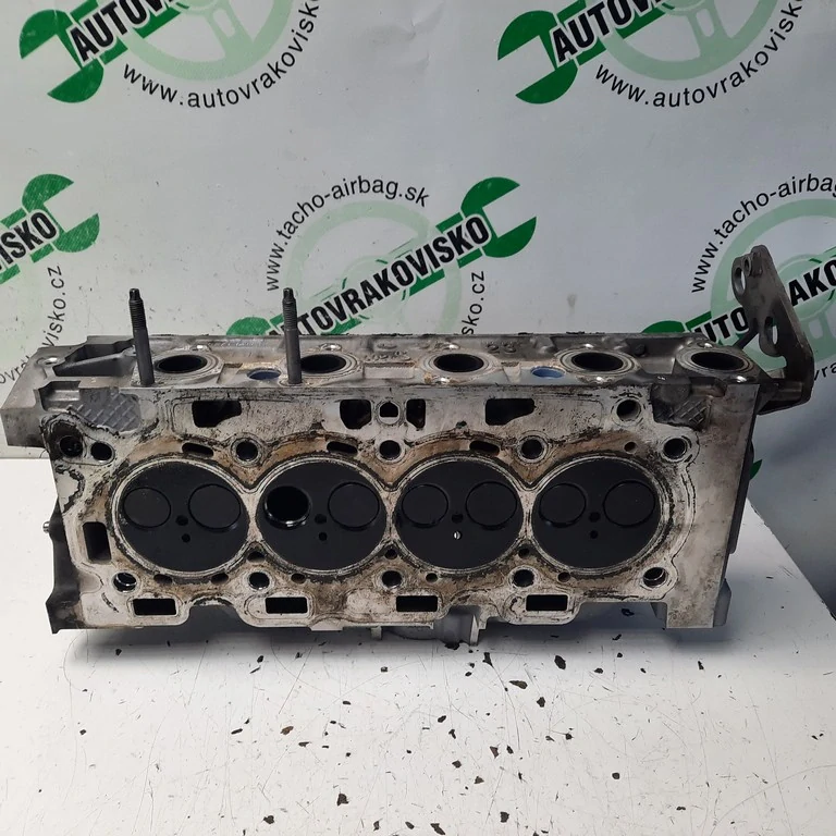 Hlava motora Citroen C3 Picasso 1.6 HDI 9H06