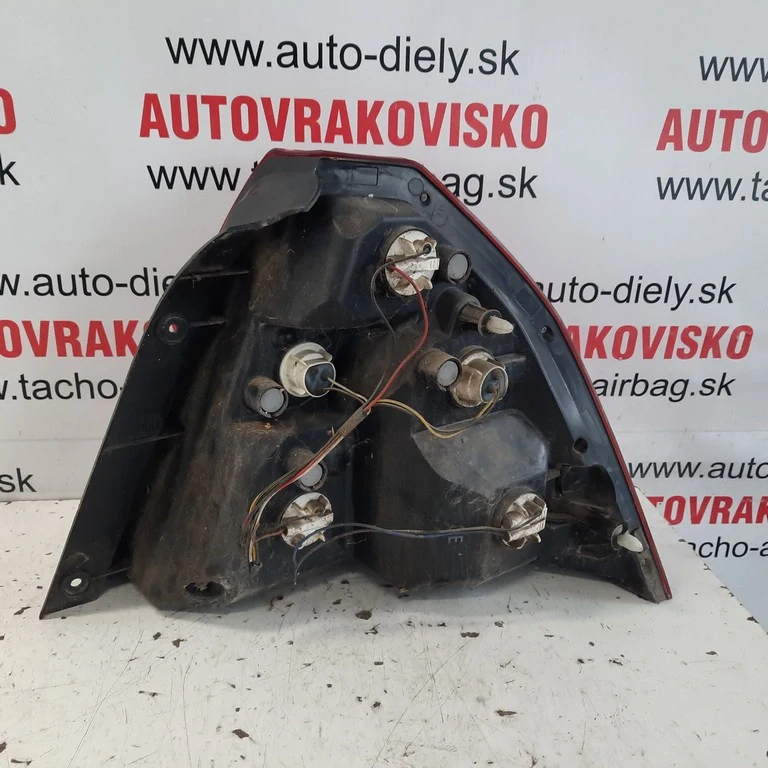 Zadné svetlo pravé Chevrolet Aveo T250 sedan