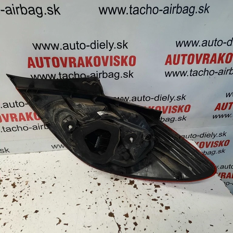 Zadné svetlo lavé Opel Corsa D