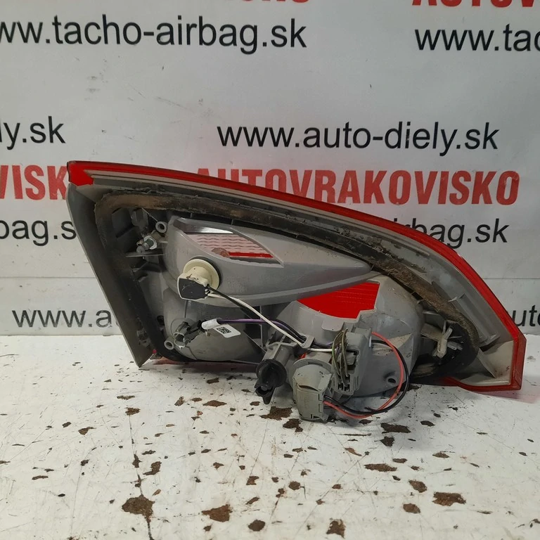 Zadné svetlo pravé Ford Focus MK3 combi facelift