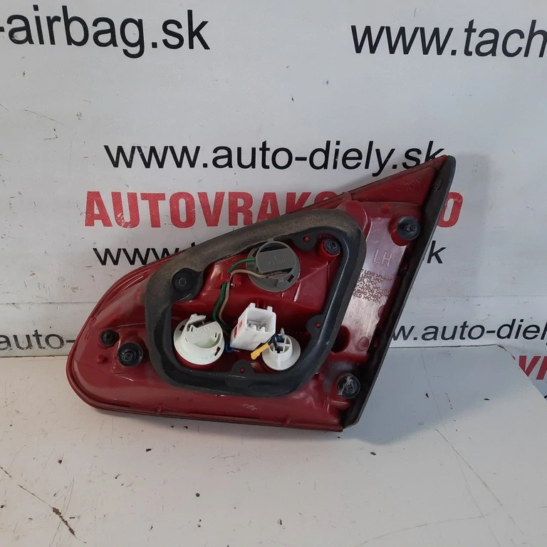 Zadné svetlo lavé Kia Ceed II HB