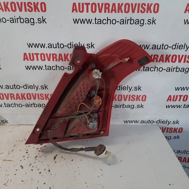 Zadné svetlo lavé Suzuki Swift