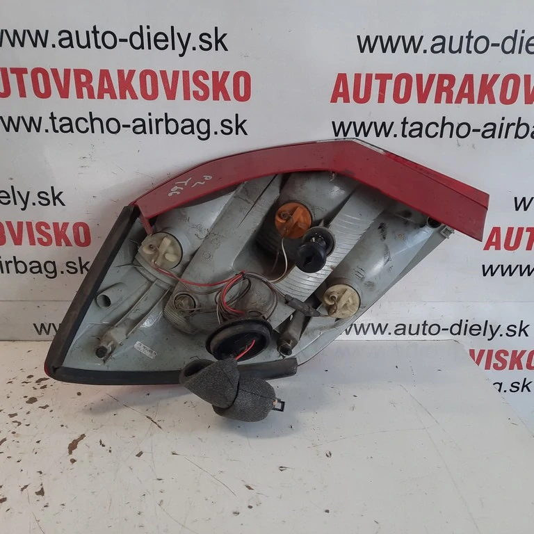Zadné svetlo pravé škoda Fabia II HB combi