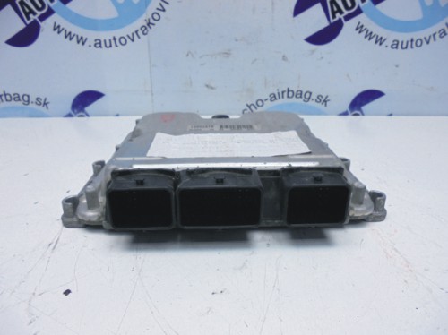 Riadiaca jednotka motora Peugeot 406 2.2 HDi 0281011132