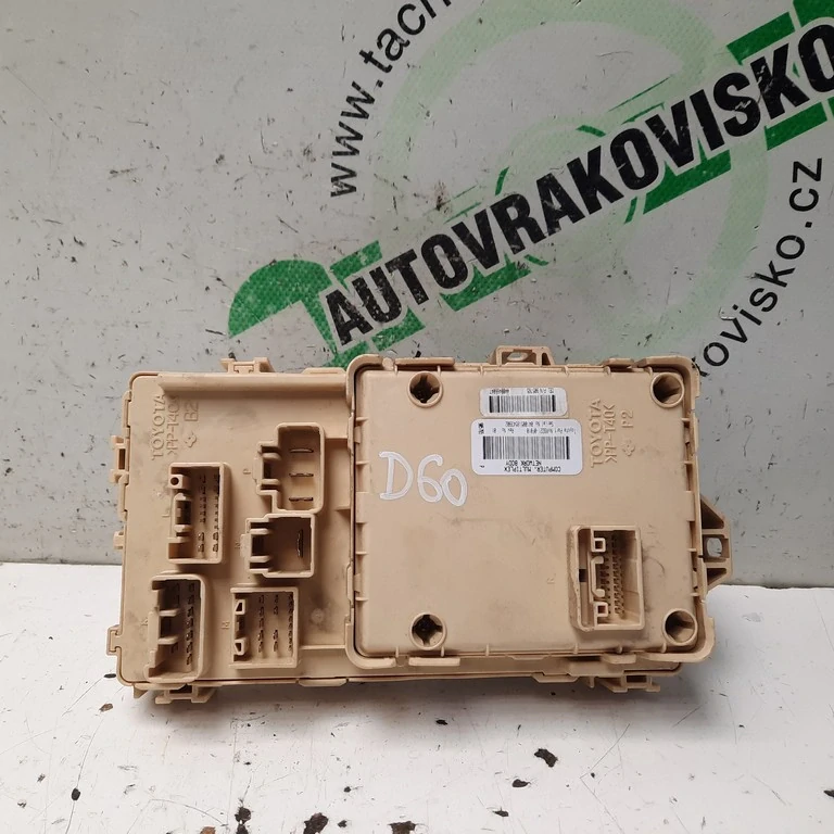 Poistková skrinka Toyota Corolla Verso 89221-0F010