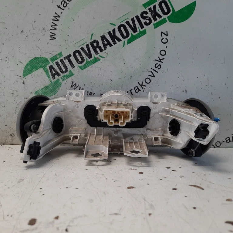 Ovládač kúrenia Peugeot 107 P69610003B86F8W