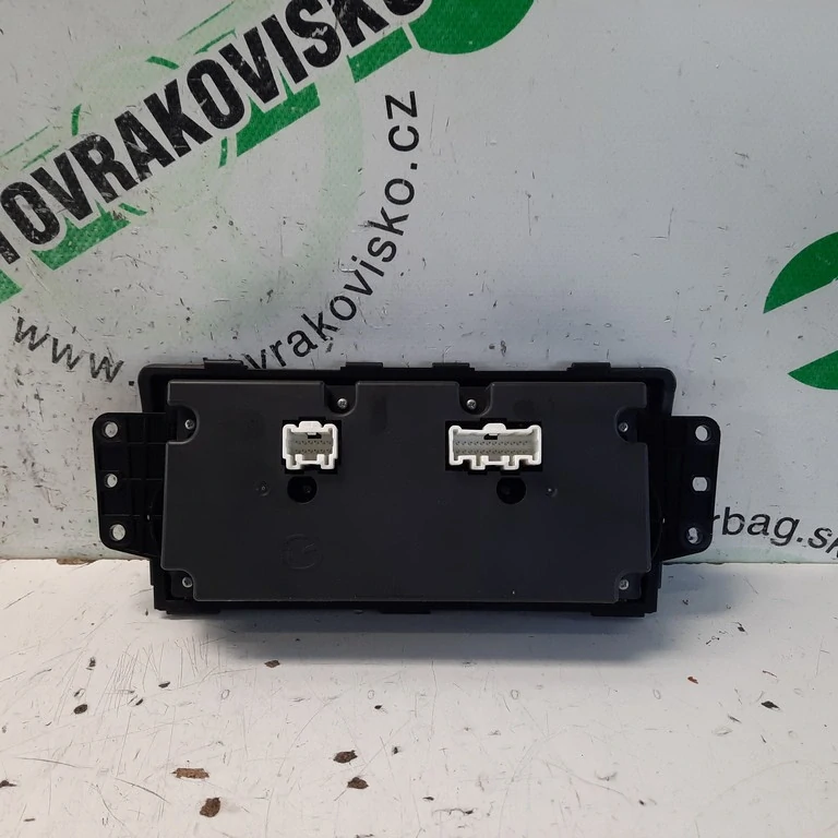 Ovládač kúrenia Mazda 6 II GER761190A