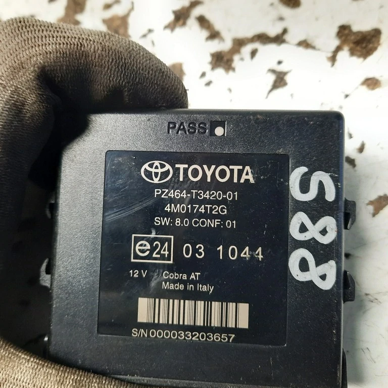 Riadiaca jednotka PDC Toyota Avensis T27 PZ464-T3420-01