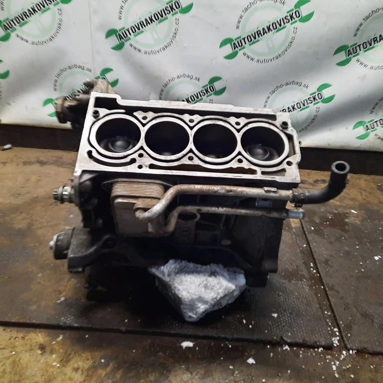 Spodok motora blok Volkswagen 1.6 FSI BLF