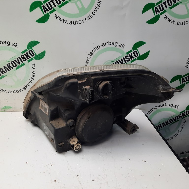 Predné svetlo Citroen C2 pravé 