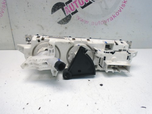 Ovládač kúrenia Ford Focus II 7M5T-18549-AA