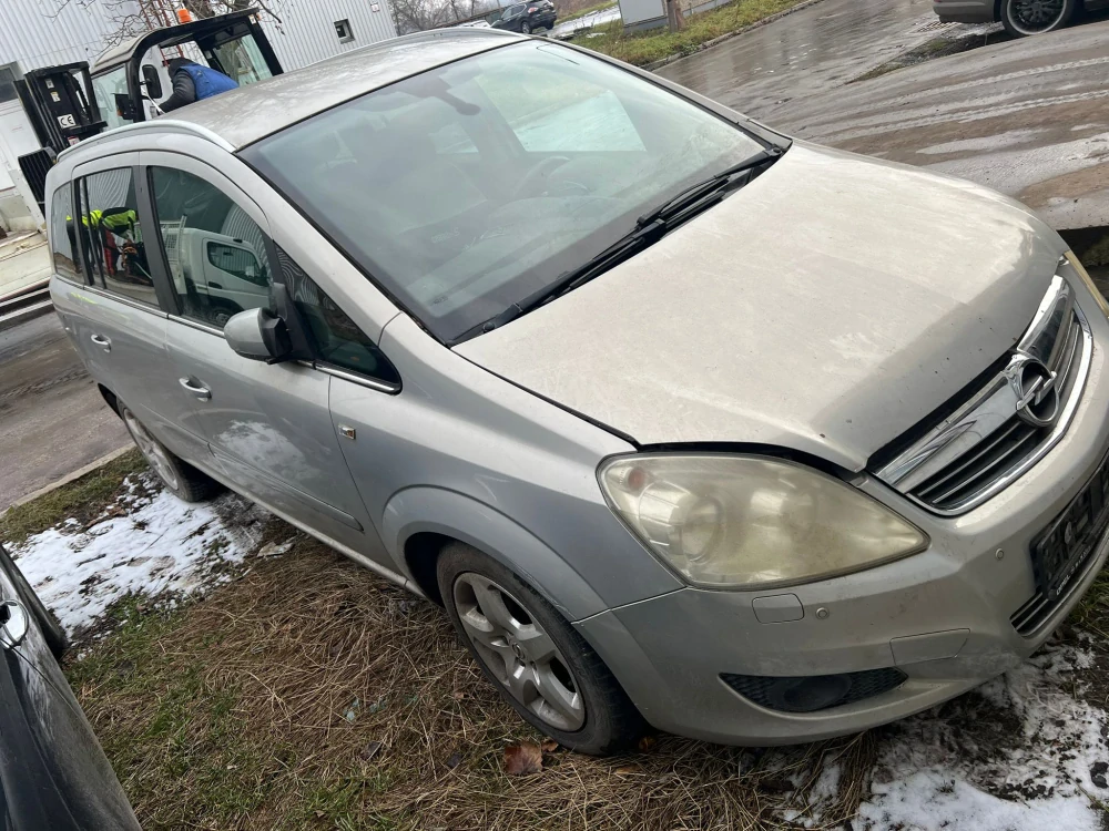 Opel Zafira B 2.2i