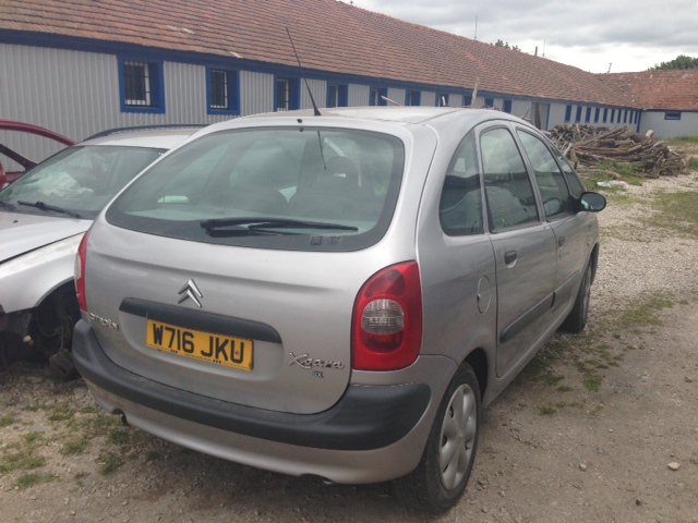 Citroen Xsara Picasso 2.0 HDI motora RHY