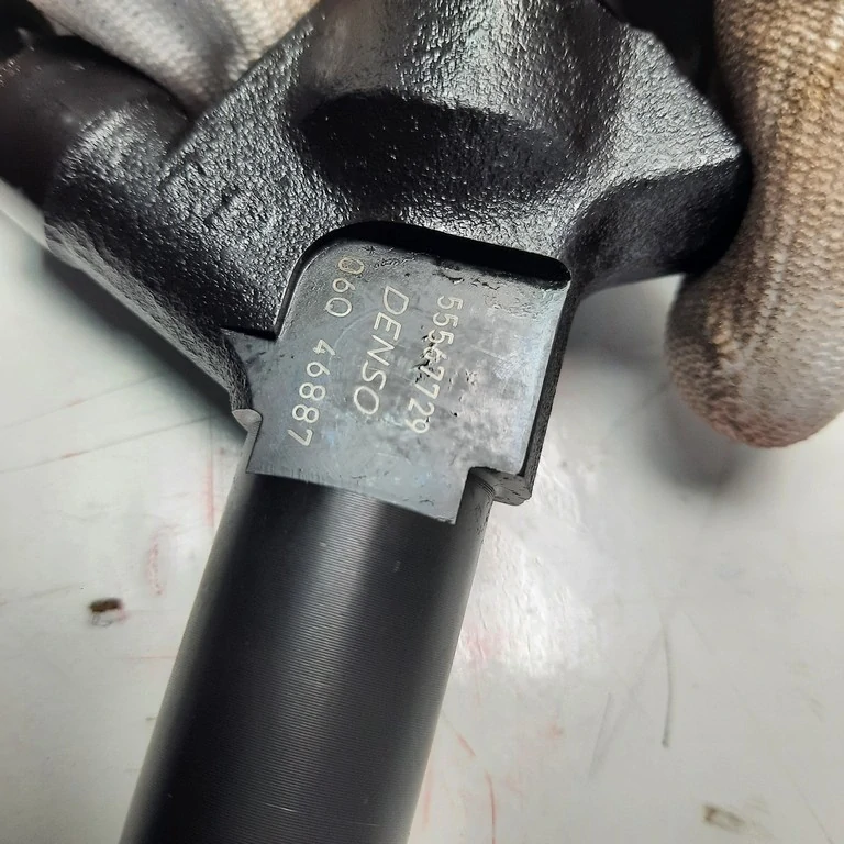 Vstrekovacia tryska Opel Astra J ST 1.7 CDTi 55567729