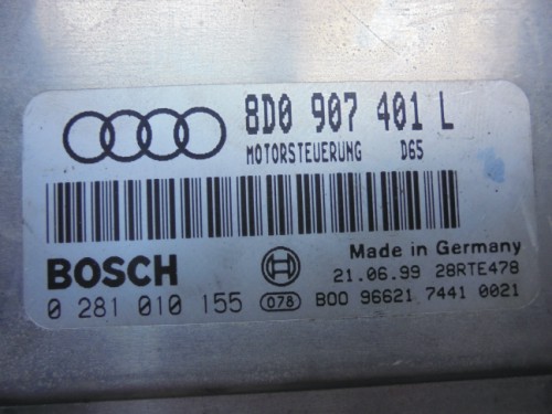 Riadiaca jednotka motora Audi A4 8D0907401L