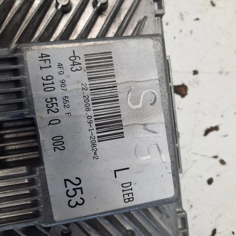 Riadiaca jednotka motora Audi A6 C6 2.4i 4F0907552F