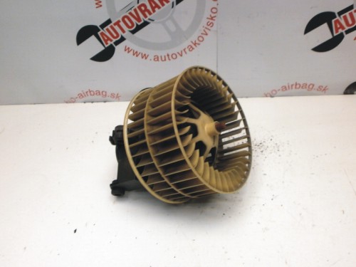 Motorček kúrenia Mercedes A A1688200542