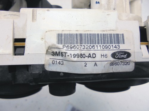 Ovládač kúrenia Ford Focus II
